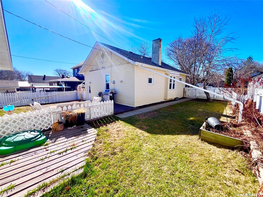 Second View of 148 21st Street E, East Hill, Prince Albert, Saskatchewan, S6V 1M1
