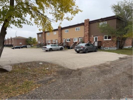 Third View of 7 8 14 15 Allan Bay, Yorkton, Saskatchewan, S3N 3H1