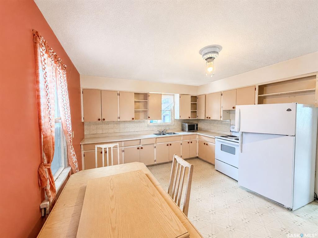 Fifth View of 1915 15th Street W, West Flat, Prince Albert, Saskatchewan, S6V 3V1