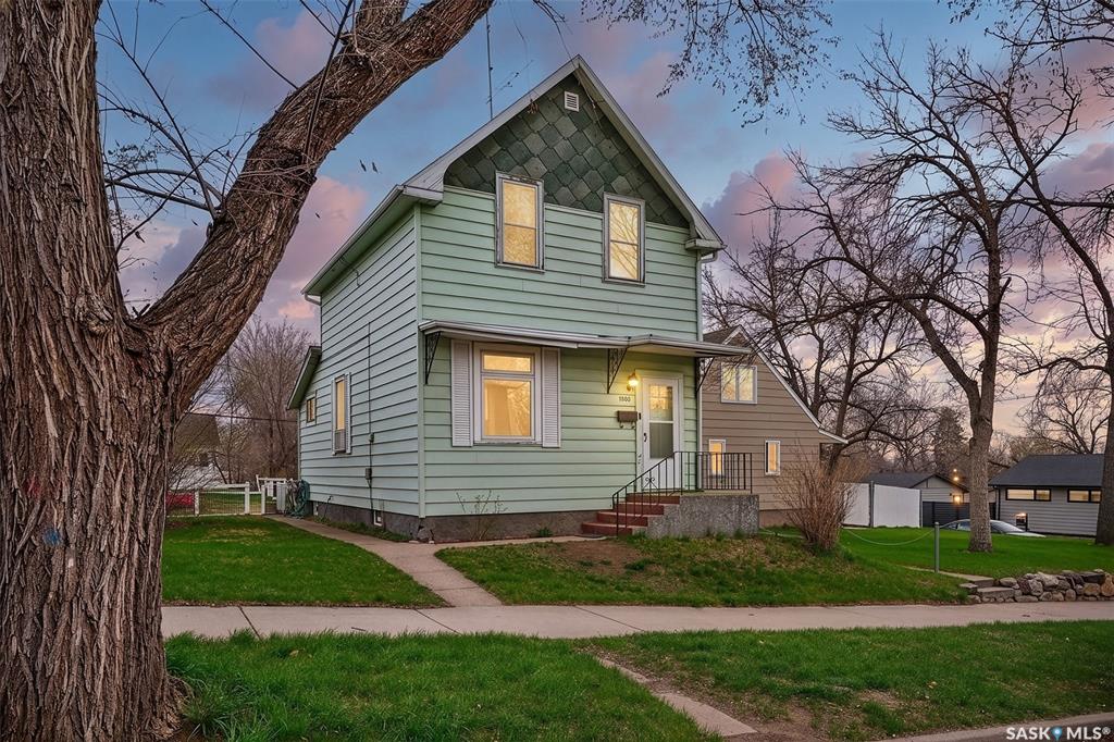 MLS® listing #SK035807 for sale located at 1109 2nd Avenue Ne