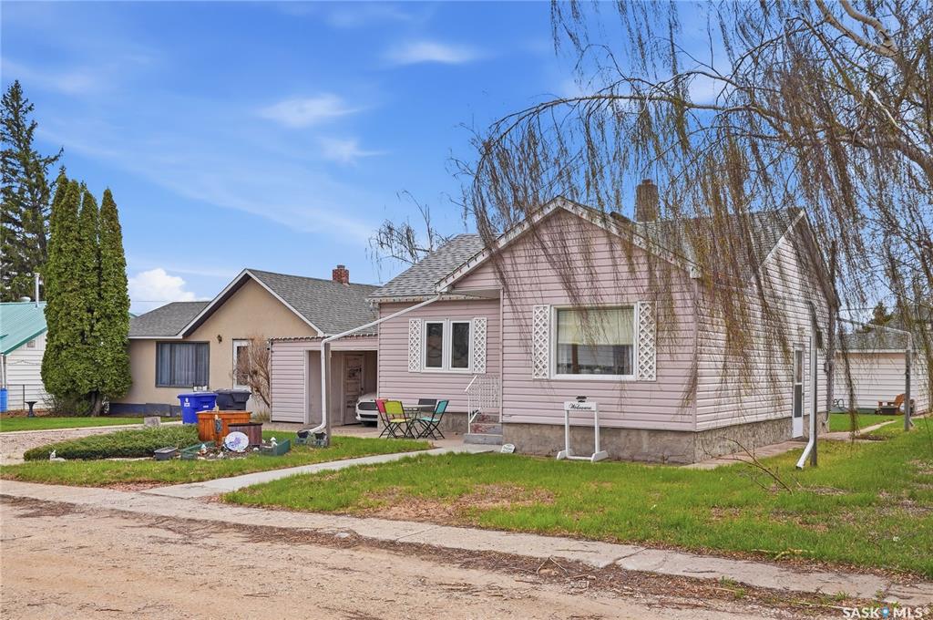 Third View of 810 6th Street, Perdue, Saskatchewan, S0K 3C0