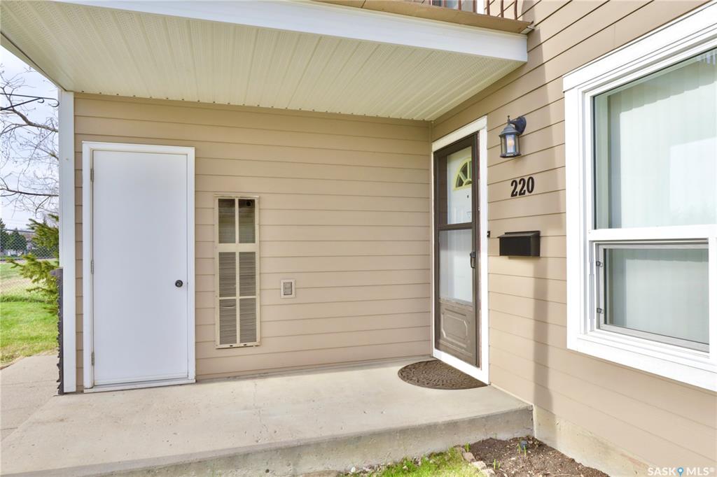 Second View of 220 Cedar Meadow Drive, Lakewood, Regina, Saskatchewan, S4X 3J6