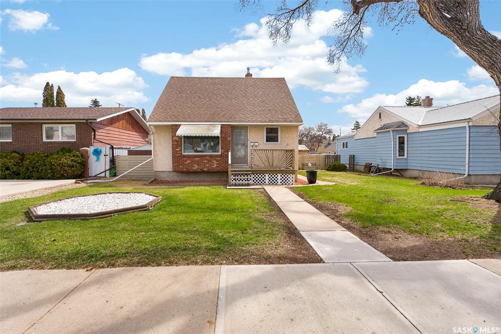 MLS® listing #SK036095 for sale located at 1117 7th Avenue Nw