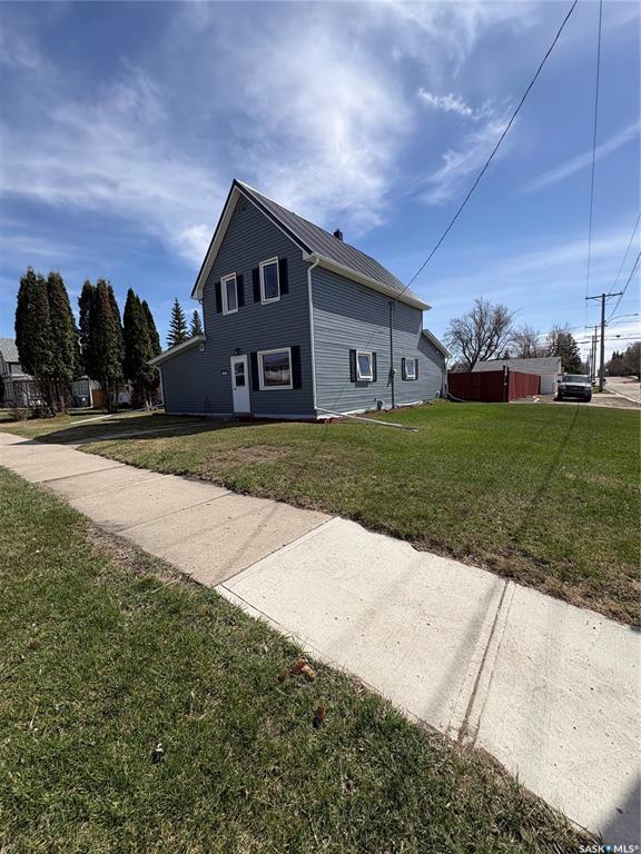 Second View of 301 8th Avenue E, Melville, Saskatchewan, S0A 2P0