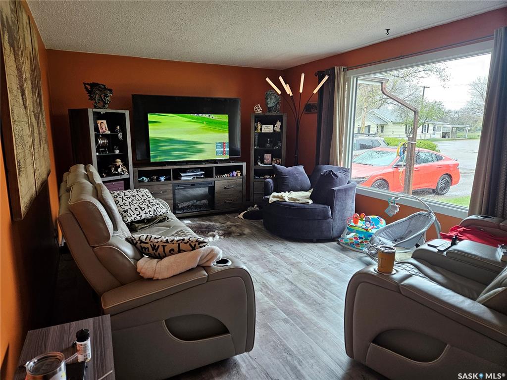 Second View of 1204 North Railway Street E, North East, Swift Current, Saskatchewan, S9H 1E7