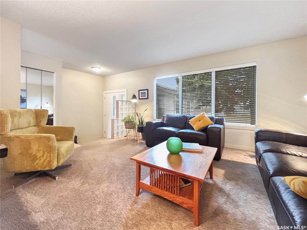 Fourth View of 355 Ball Crescent, Silverwood Heights, Saskatoon, Saskatchewan, S7K 6E3