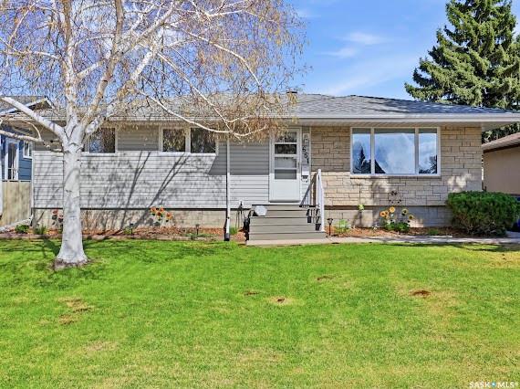 MLS® listing #SK036497 for sale located at 661 Dalgliesh Drive