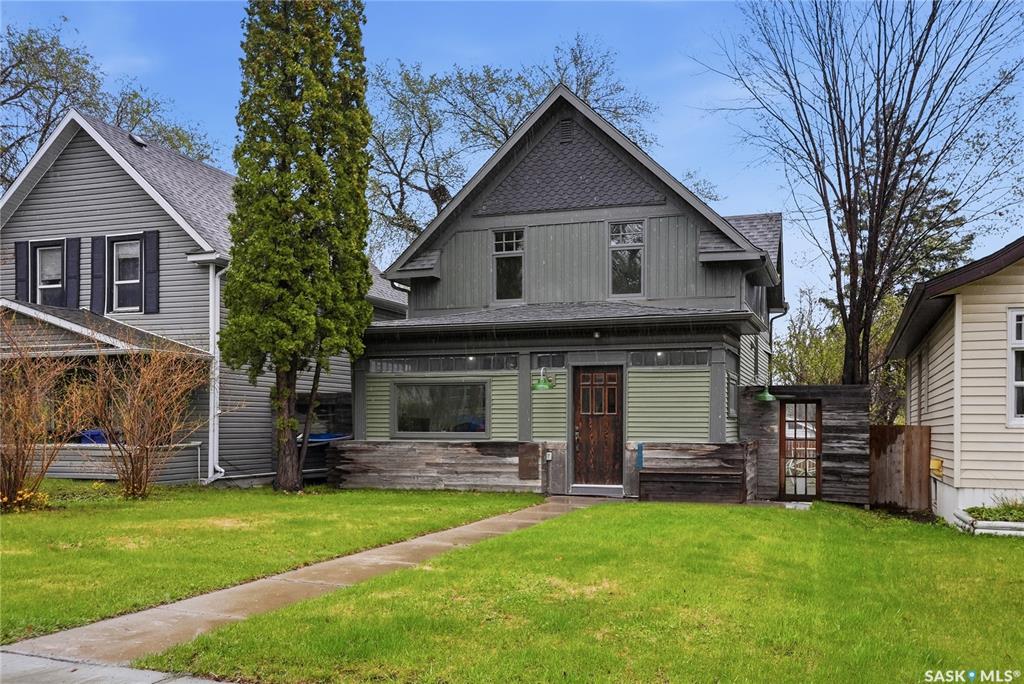 Second View of 316 E Avenue N, Caswell Hill, Saskatoon, Saskatchewan, S7L 1R8