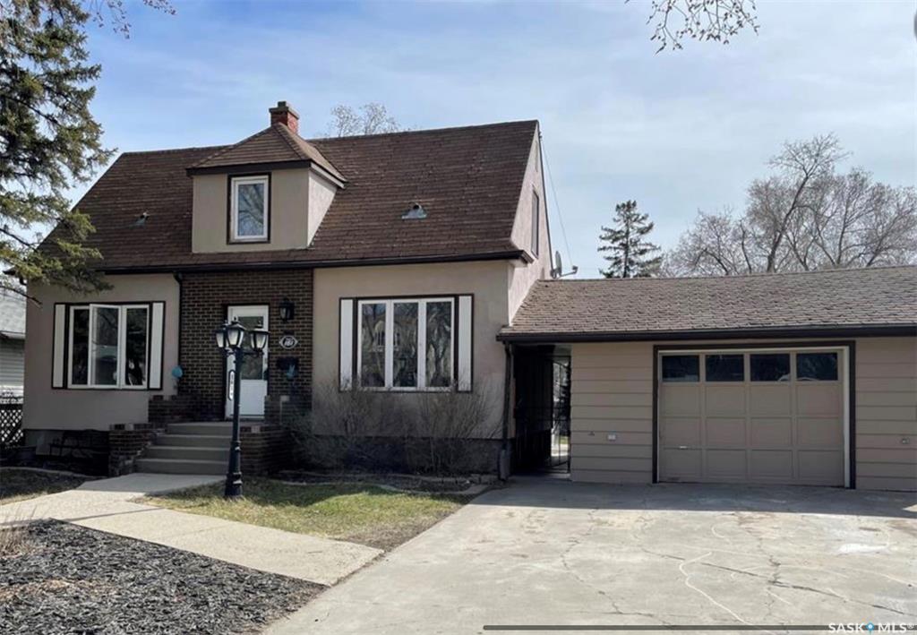 MLS® listing #SK036525 for sale located at 161 Halifax Street N