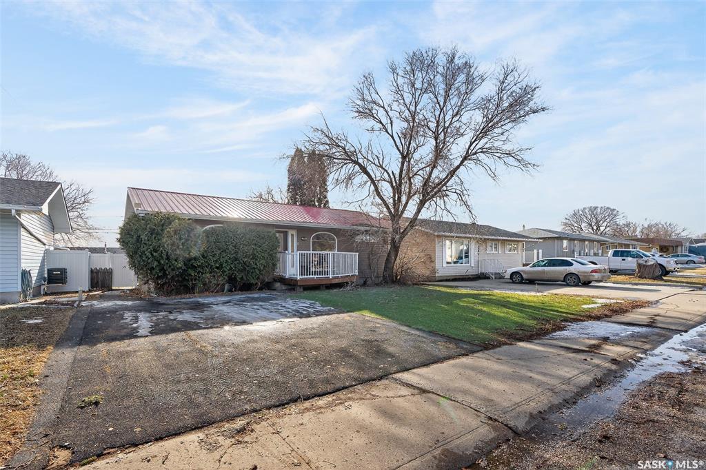 Second View of 1317 Hochelaga Street W, Palliser, Moose Jaw, Saskatchewan, S6H 6C3