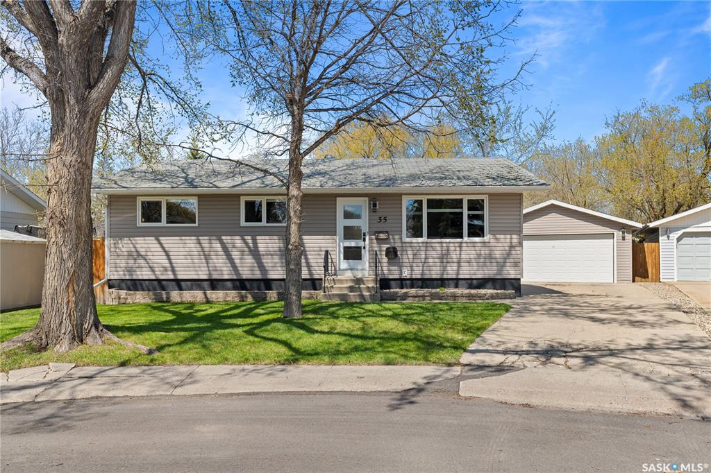 35 Symons Place, SK036592, Saskatchewan,