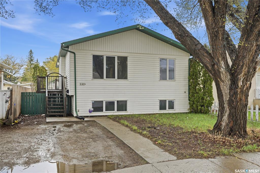 330 B X Avenue S, SK036605, Saskatchewan,