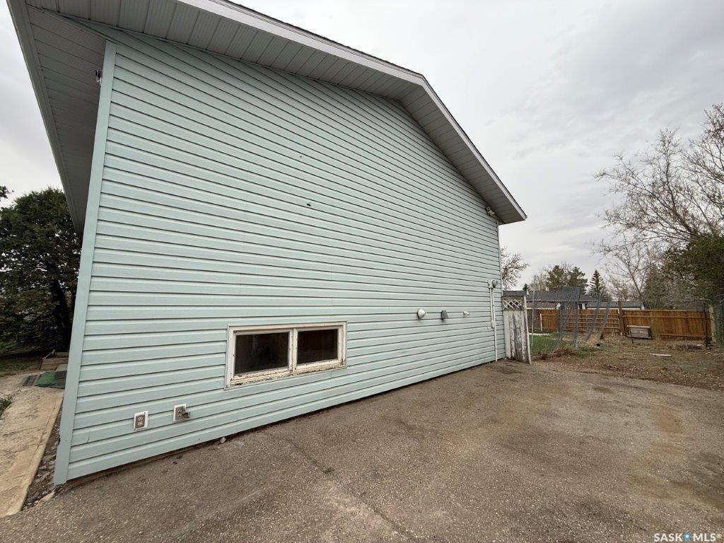 Second View of 12 Queen Drive, Kindersley, Saskatchewan, S0L 1S0