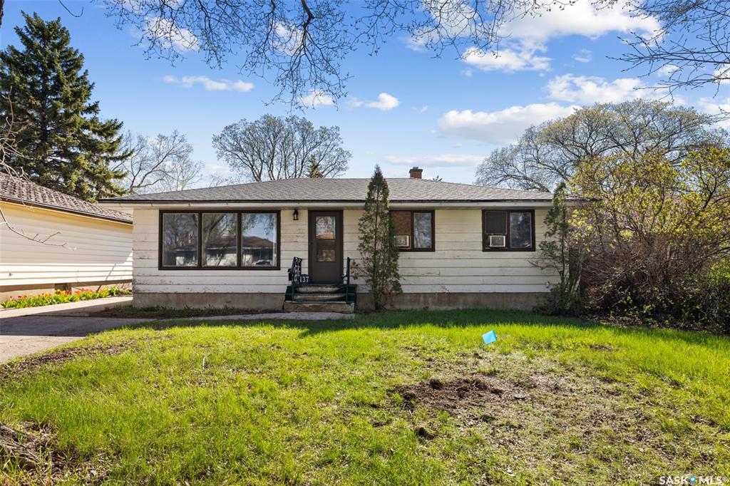 MLS® listing #SK036672 for sale located at 137 Garnet Street