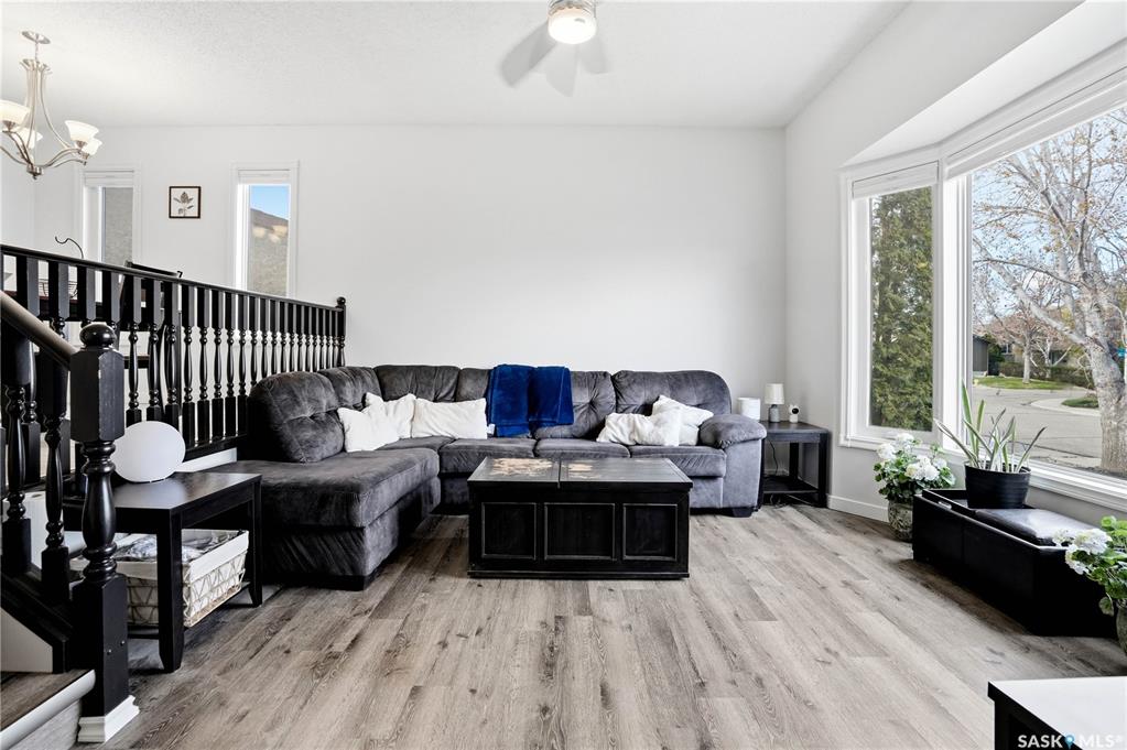Fifth View of 5851 Ehrle Crescent, Lakewood, Regina, Saskatchewan, S4X 4C4