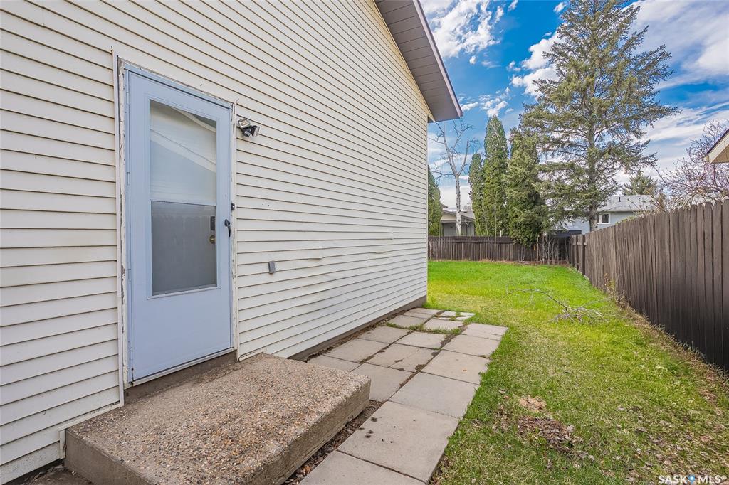 Second View of 839 Kingsmere Boulevard, Lakeview SA, Saskatoon, Saskatchewan, S7J 4C4