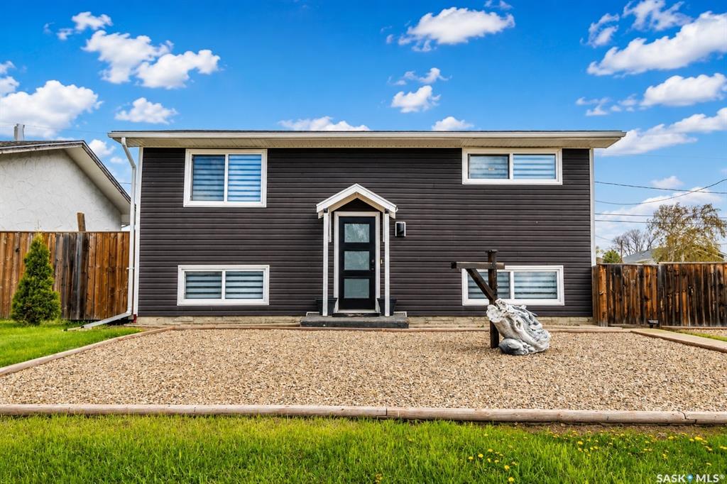 MLS® listing #SK036848 for sale located at 1304 Athabasca Street W