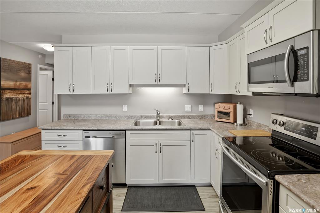 Fifth View of 2426 Buhler Avenue #305, Fairview Heights, North Battleford, Saskatchewan, S9A 1R5