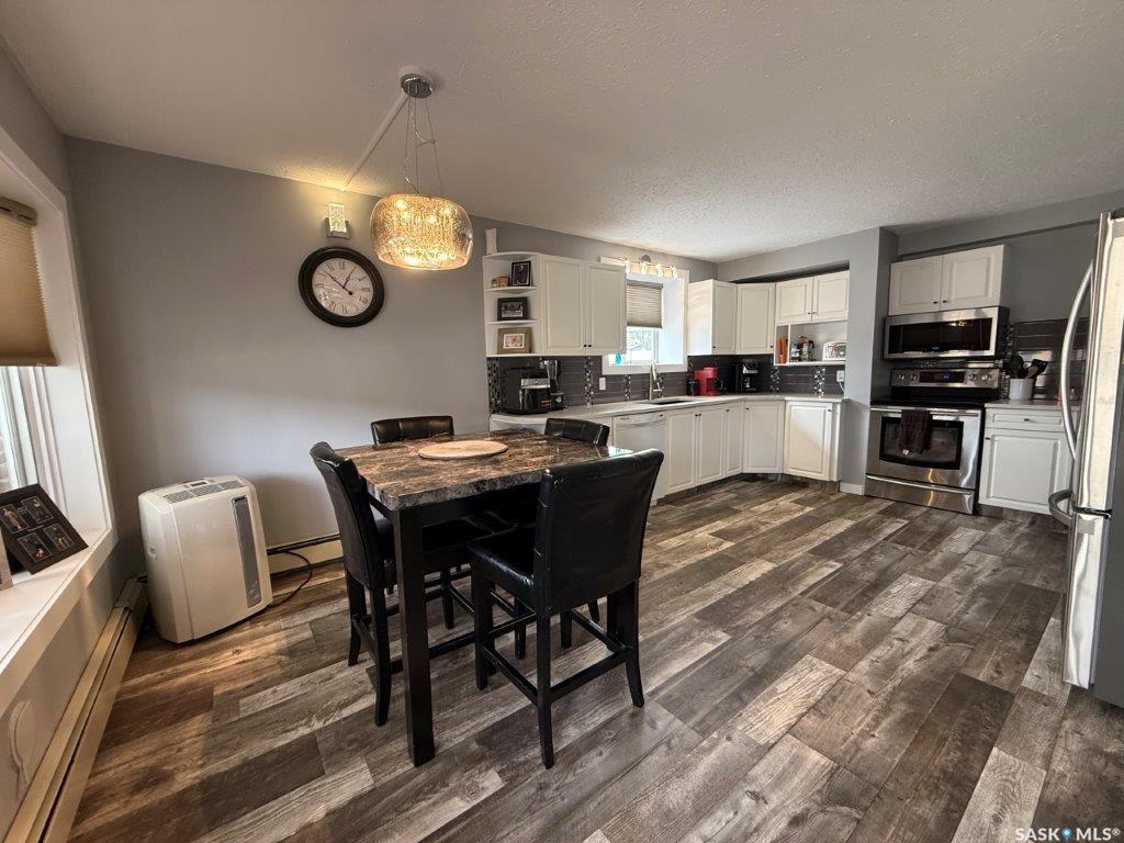 Fifth View of 122 1st Avenue E #2, Kindersley, Saskatchewan, S0L 1S0