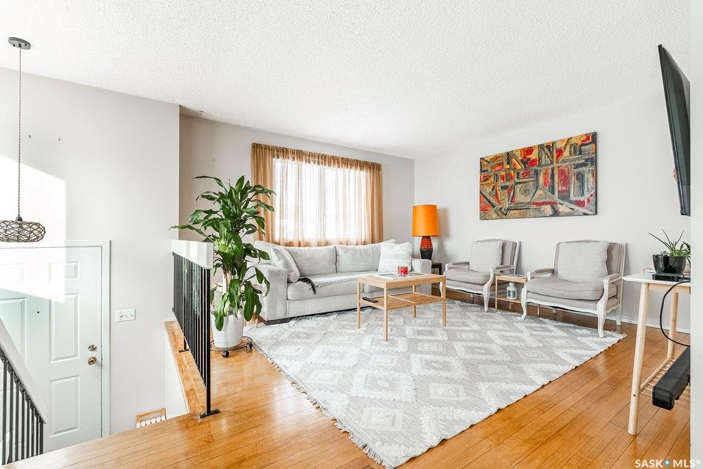 Fourth View of 724 M Avenue S, King George, Saskatoon, Saskatchewan, S7M 2L4