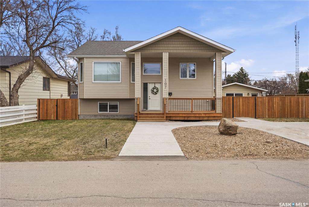 Main View of 107 Valleyview Drive, Caronport, Saskatchewan, S0H 0S0