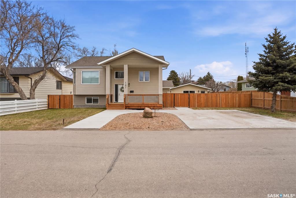 Third View of 107 Valleyview Drive, Caronport, Saskatchewan, S0H 0S0