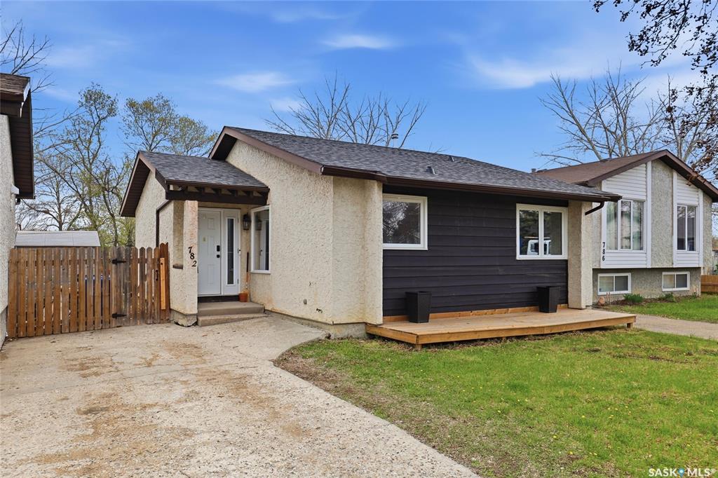 782 Hayworth Crescent N, SK037002, Saskatchewan,