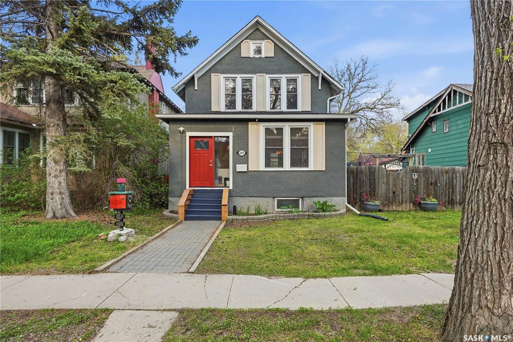 MLS® listing #SK037031 for sale located at 2035 Elphinstone Street
