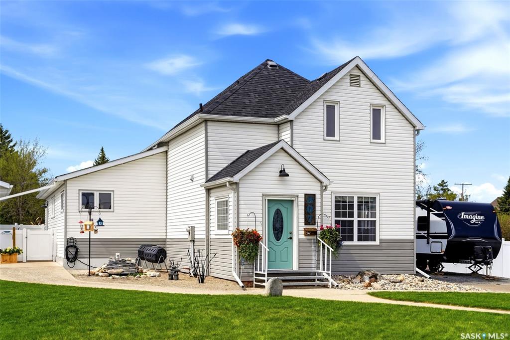 MLS® listing #SK037320 for sale located at 807 Woodward Avenue