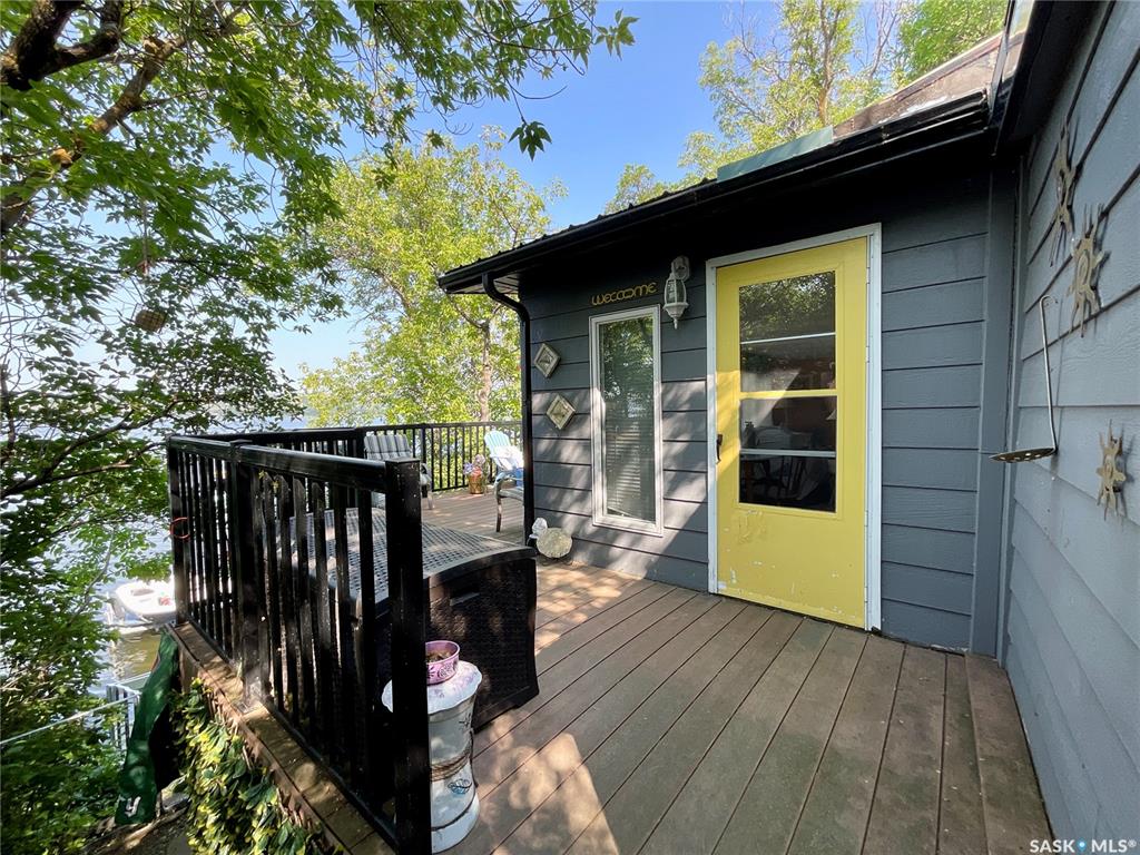 MLS® listing #SK037451 for sale located at 211 Osment Avenue