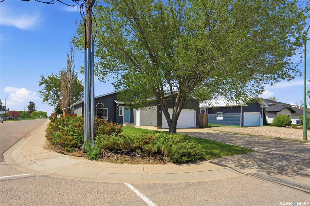 Second View of 201 1st Avenue N, Warman, Saskatchewan, S0K 4S0
