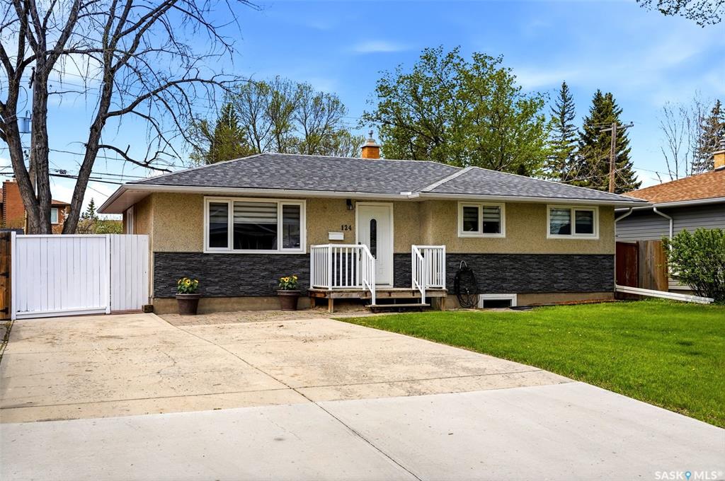Main View of 124 Riddell Crescent, Whitmore Park, Regina, Saskatchewan, S4S 5L3