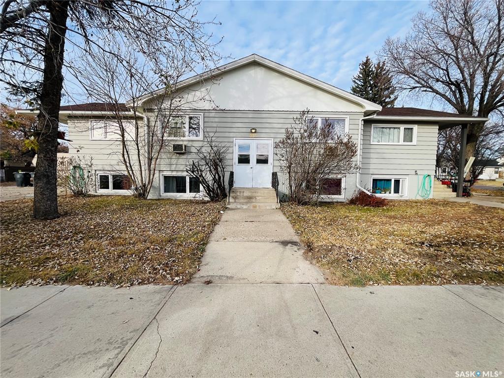 335 Chaplin Street W, SK037715, Saskatchewan,