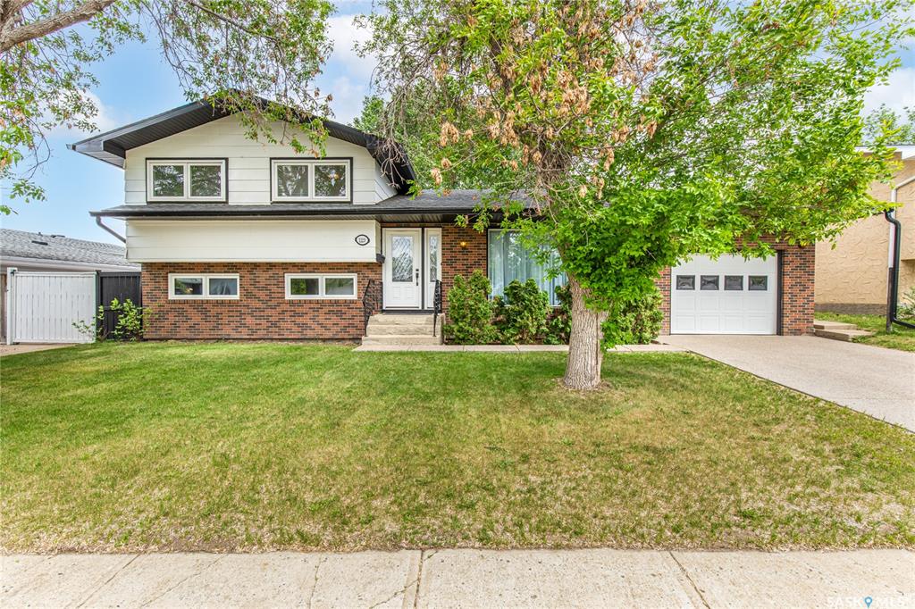 Main View of 1229 Pascoe Drive W, Palliser, Moose Jaw, Saskatchewan, S6H 6Z4