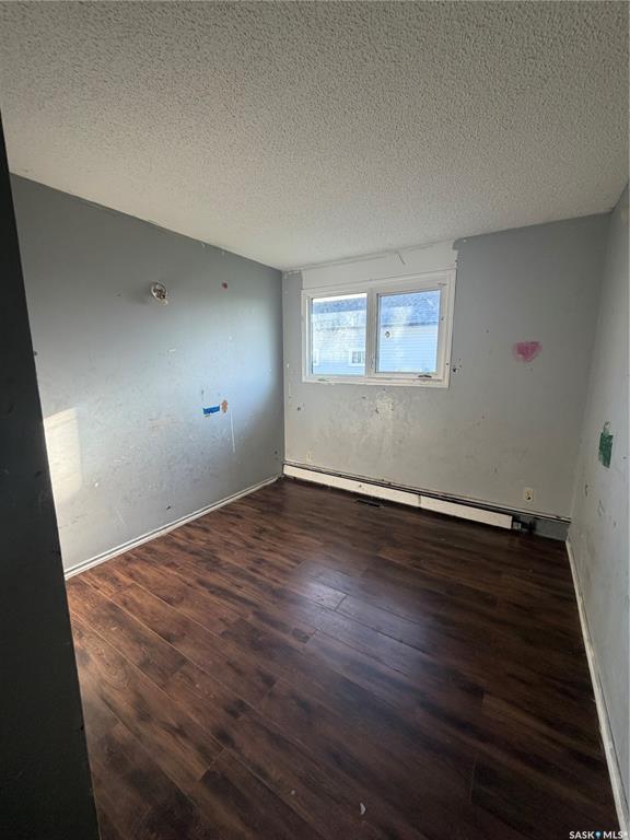 Fifth View of 318 25th Street E, East Hill, Prince Albert, Saskatchewan, S6V 1T1