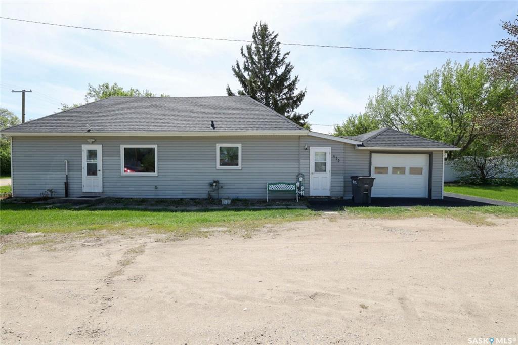 MLS® listing #SK037856 for sale located at 655 Alexandria Avenue