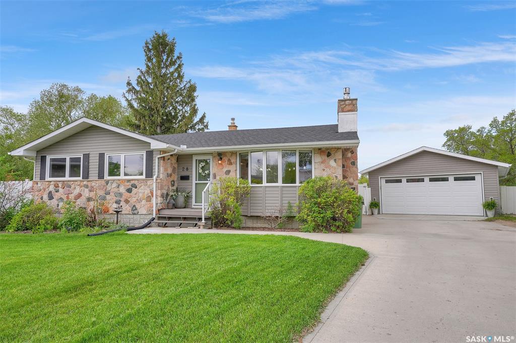 Third View of 28 Pleasantview Bay, Uplands, Regina, Saskatchewan, S4R 5H3