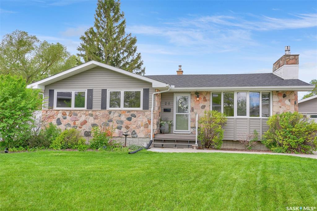 Fourth View of 28 Pleasantview Bay, Uplands, Regina, Saskatchewan, S4R 5H3