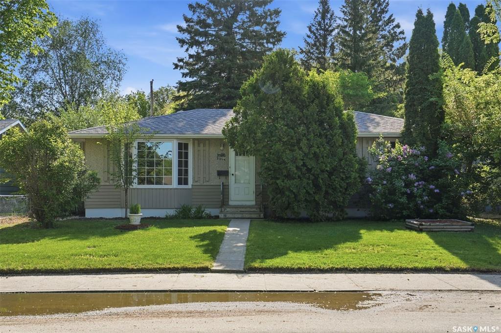 Main View of 2019 Louise Avenue, Holliston, Saskatoon, Saskatchewan, S7J 2C1