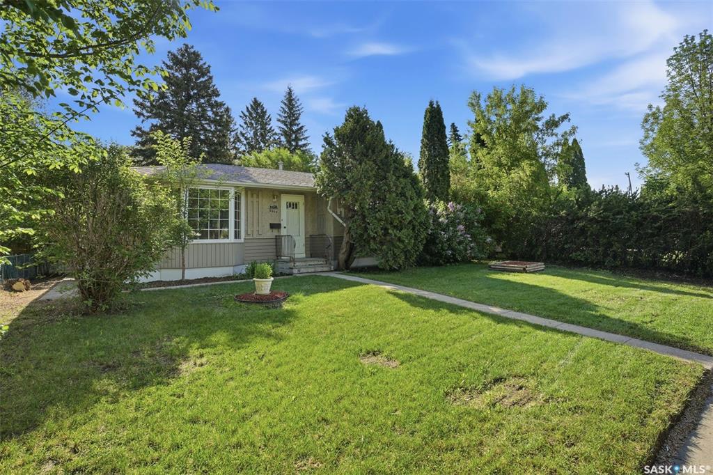 Second View of 2019 Louise Avenue, Holliston, Saskatoon, Saskatchewan, S7J 2C1