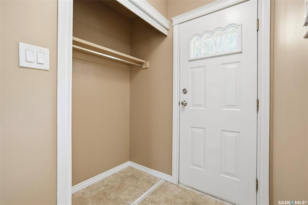 Third View of 2019 Louise Avenue, Holliston, Saskatoon, Saskatchewan, S7J 2C1