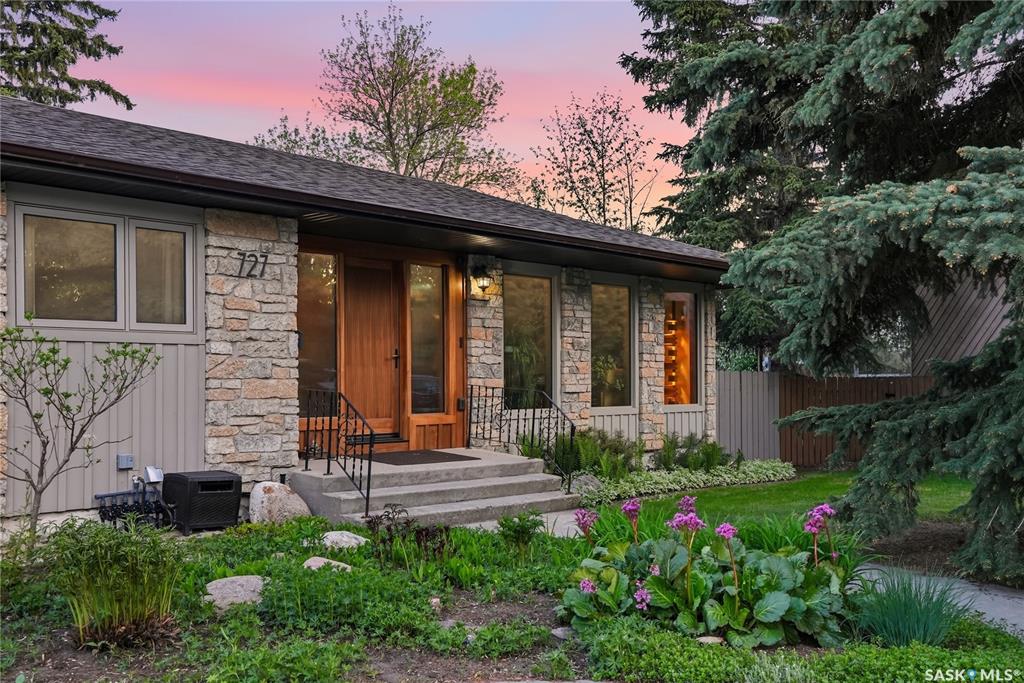 Third View of 727 Tobin Terrace, Lawson Heights, Saskatoon, Saskatchewan, S7K 4P4
