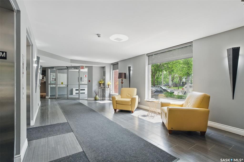 Fourth View of 902 Spadina Crescent E #1006, Central Business District, Saskatoon, Saskatchewan, S7K 0G8