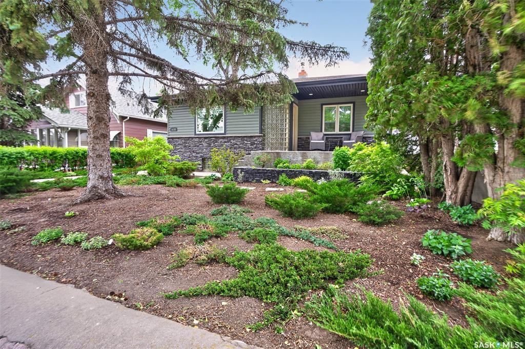 Fourth View of 1030 1st Avenue Nw, Central MJ, Moose Jaw, Saskatchewan, S6H 3N2