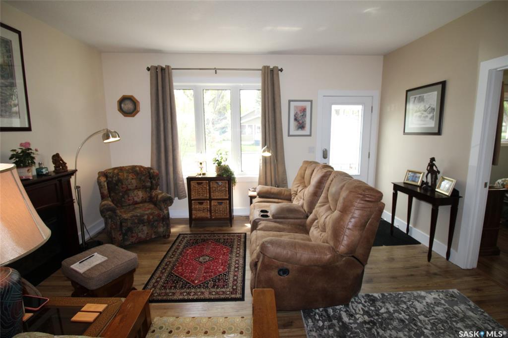 Fourth View of 580 1st Street E, Shaunavon, Saskatchewan, S0N 2M0