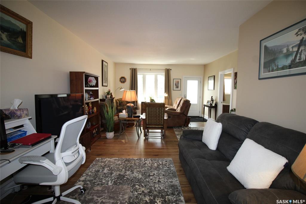 Fifth View of 580 1st Street E, Shaunavon, Saskatchewan, S0N 2M0