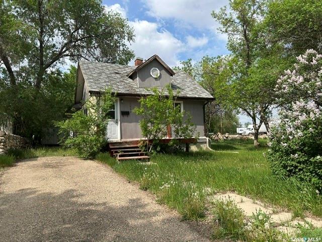 MLS® listing #SK038130 for sale located at 1042 Fairford Street E