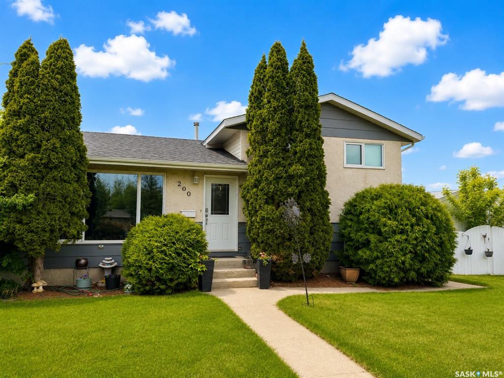 MLS® listing #SK038147 for sale located at 200 Halifax Street