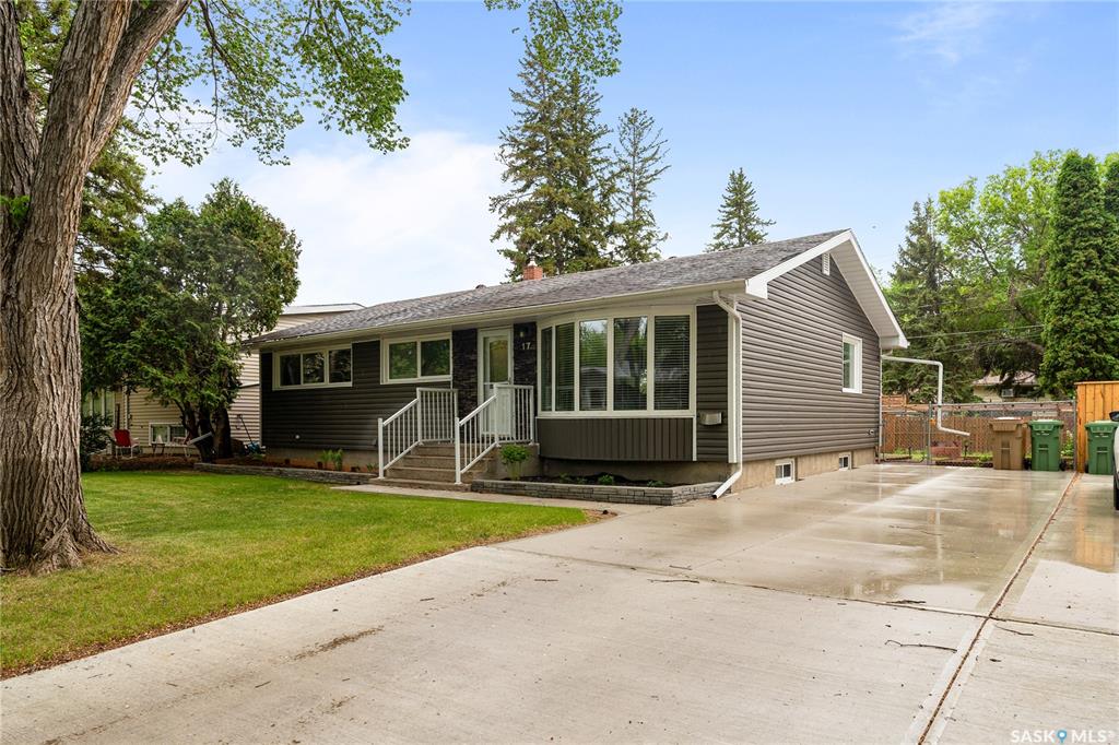 MLS® listing #SK038189 for sale located at 17 Anderson Avenue