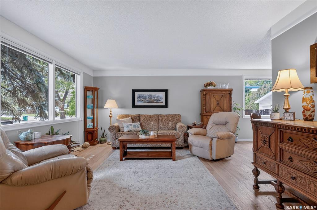 Second View of 814 Arlington Avenue, Greystone Heights, Saskatoon, Saskatchewan, S7H 2X4